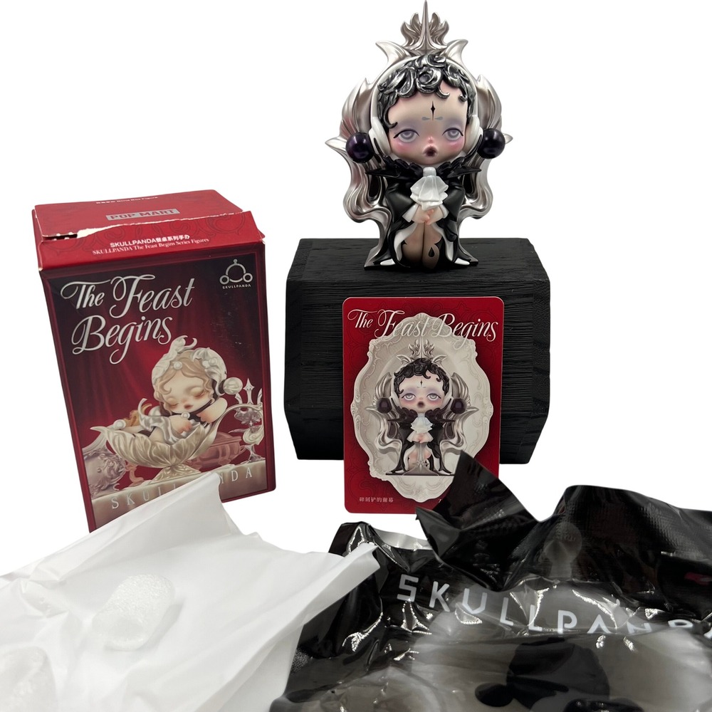 POP MART SKULLPANDA The Feast Begins Series The Crumb Scoop Figure Blind Box